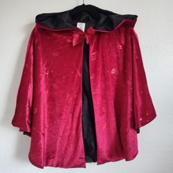 Disney Store Hocus Pocus Mary Sanderson Red Cape Hooded Velvet Witch Magic