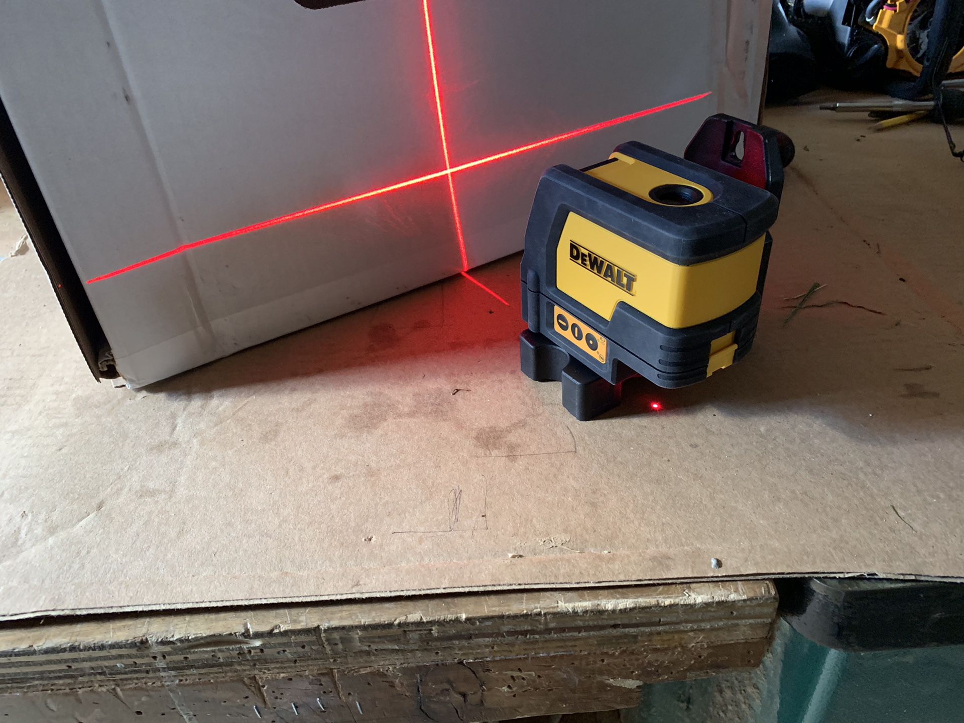 Dw0822 cross Line/plumb spot combination laser