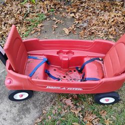 Radio Flyer With Seat Belts 