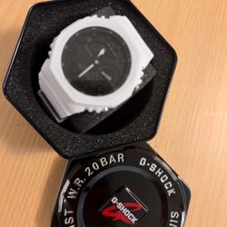 White G Shock Casio