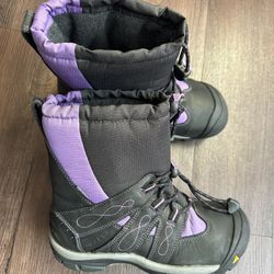 Woman’s Snowboots,Keen, Size 9