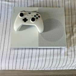 Xbox one s barely used
