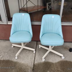 2 Nice Retro chairs
