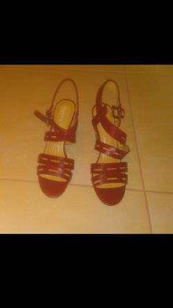 Easy Spirit heels. Shoes. Very cute heel sandals. Never worn. Brown strap sandals
