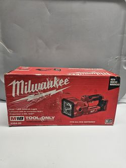 Milwaukee
M18 18-Volt 1250 Lumens Lithium-Ion Cordless Search Light (Tool-Only)