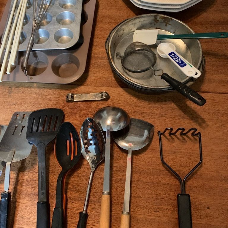 Random Kitchen Utinsels And Bbq Tools.