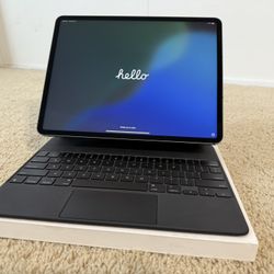 New iPad Pro 12.9” Space Grey 1 TB With Magic Keyboard LTE