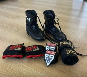 Kids boxing shoes/wraps