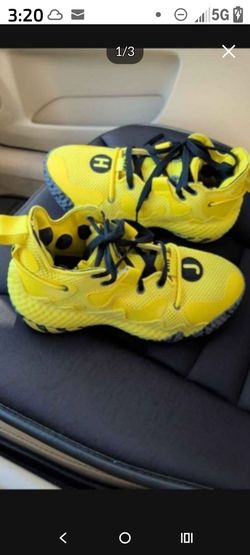 Harden taxi men basketball shoes 4 1/2 new
