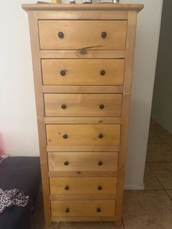 COUCHES  STANDS DRESSERS
