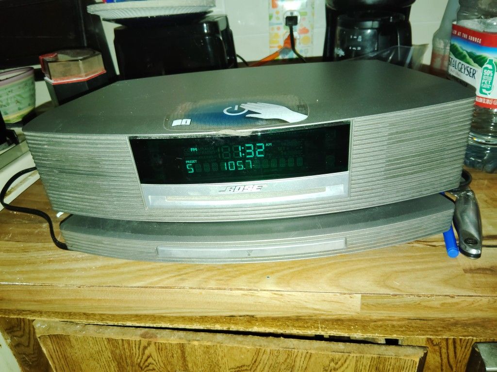 Bose Wave Music System III, Radio Works Great ,Not Reading CD', Amazing Sound, Remote Included ,