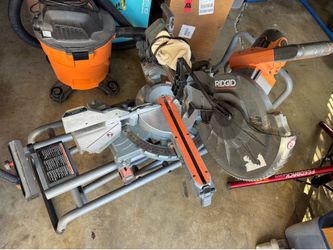 Ridgid Miter Saw with rolling stand R4221
