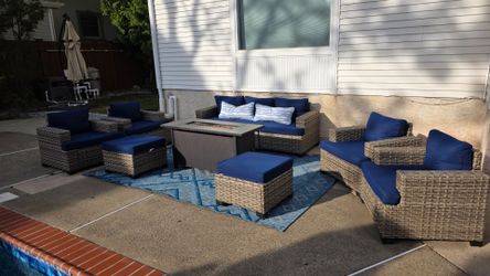 Patio Conversation Set with Fire Pit Table – Excellent Condition