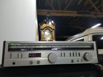 Vintage Kenwood silverface receiver. KR-720