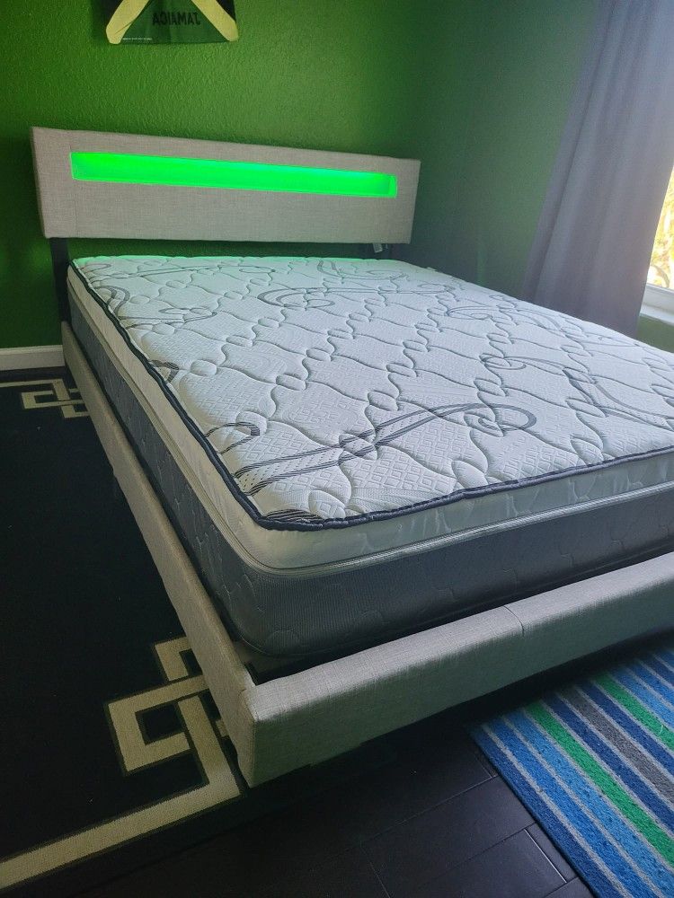 NEW QUEEN-SIZE PILLOW TOP MATTRESS AND BOX SPRING 🆕️