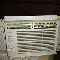 A/C Window Units 