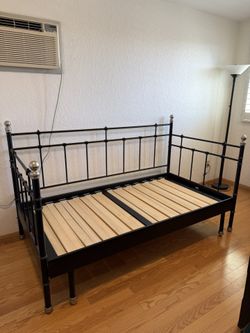 IKEA Expandable Day Bed / Full Bed