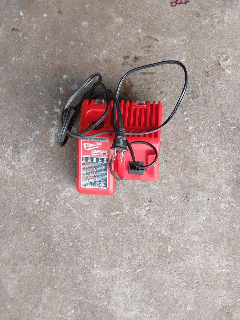 Milwaukee Charger M12 & M18 ( Brand New )
