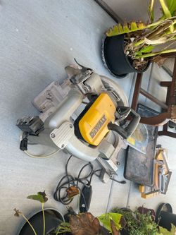 Dewalt D24000 wet tile saw