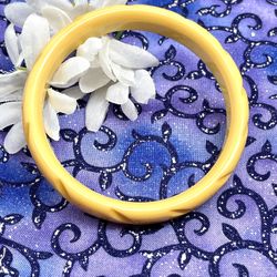 Vintage Carved Butterscotch Bakelite Bangle 
