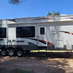 2008 Keystone Fuzion