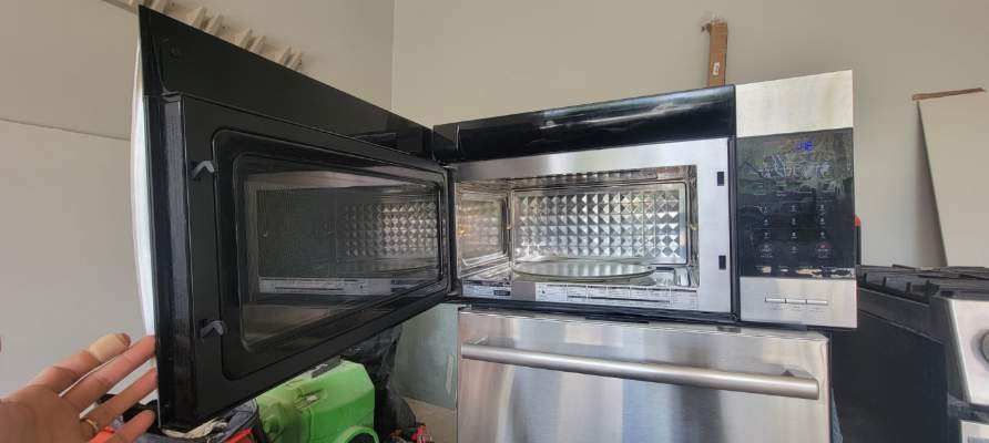 Kenmore Elite Microwave โ Clean & Fully Working
