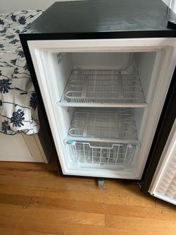 Midas compact freezer