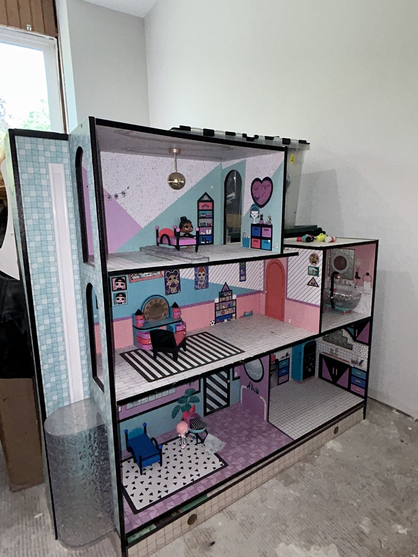 *GIFT GIRLS* - Large LOL Doll House with Dolls and More! (EXTRA $10 OFF FOR THIS WEEK!!!)