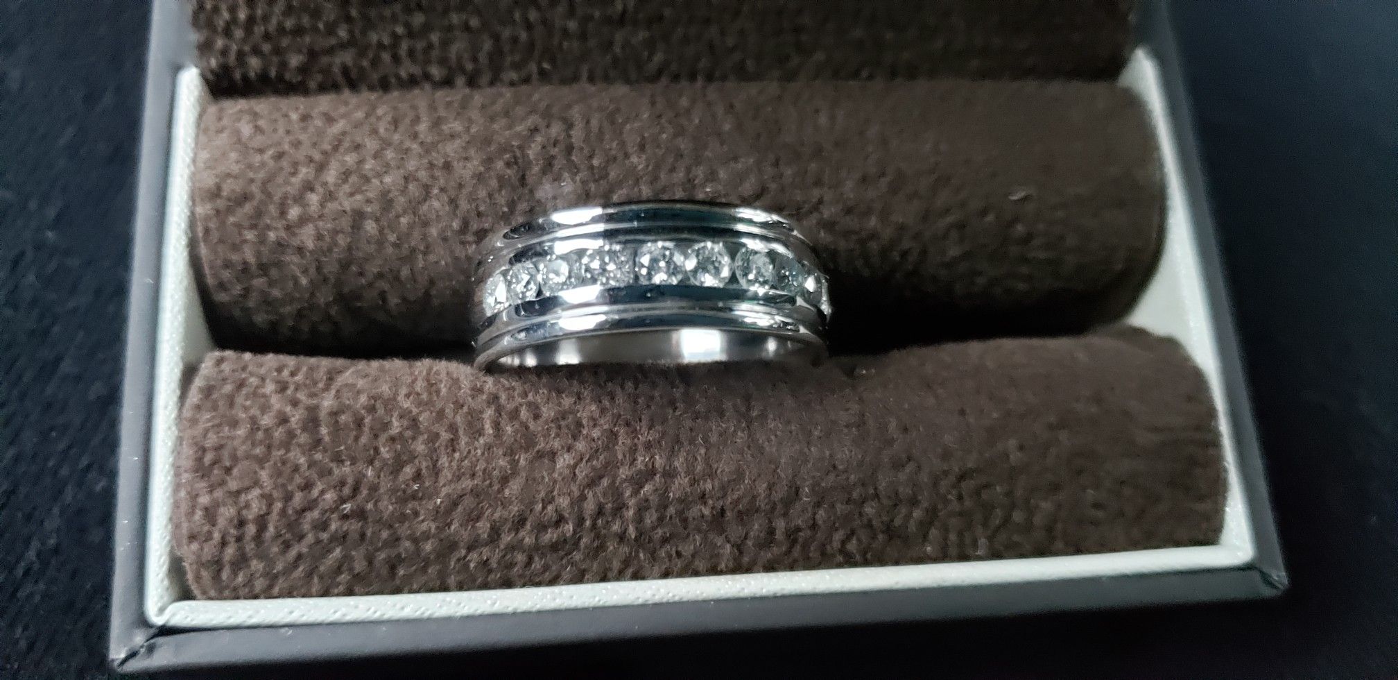 Men's white gold 1ct diamond wedding band