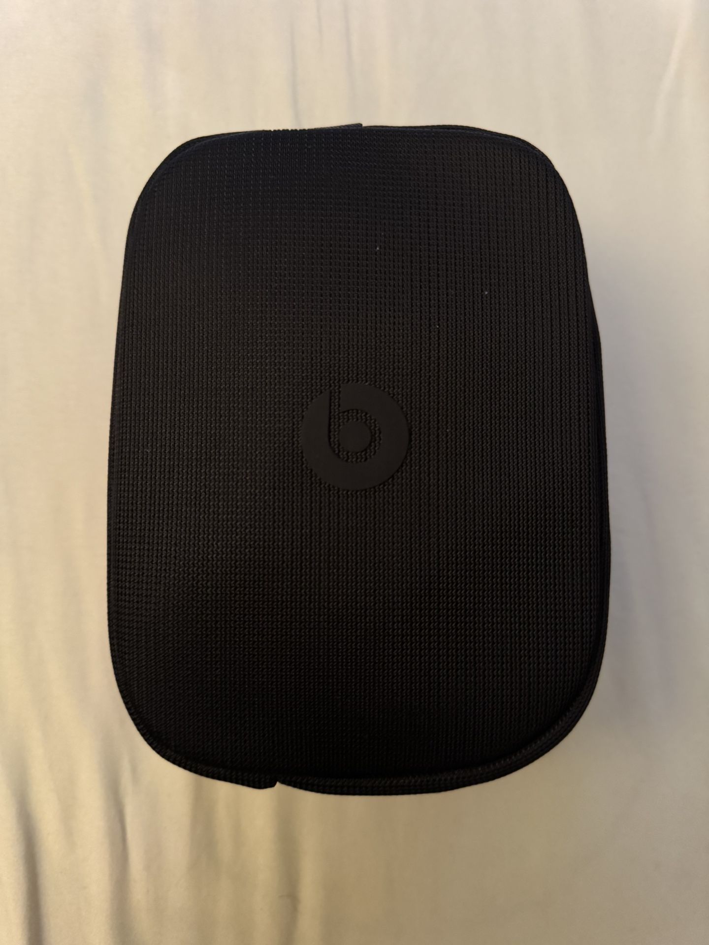 Beats Solo 4 Black Brand New