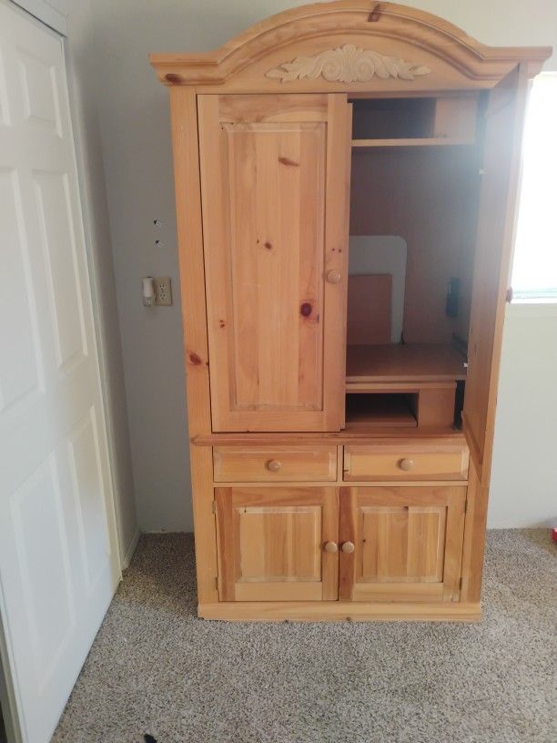 TV Hutch 