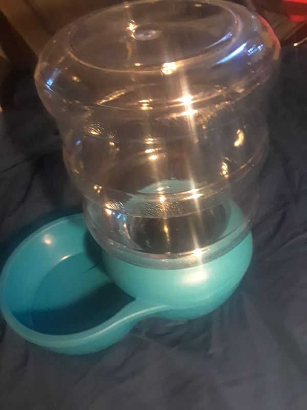 Gravity fed water dog bowl for Sale in Phoenix, AZ OfferUp