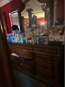 Dresser mirror chest