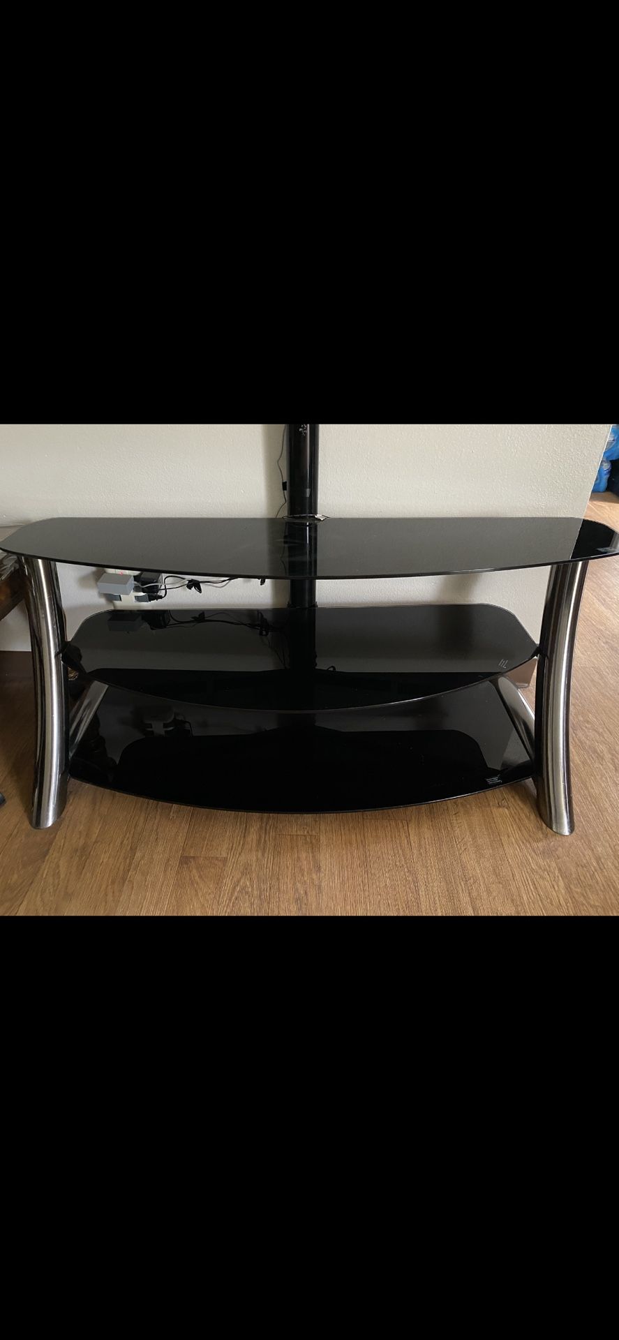 Black Glass TV Stand / Entertainment Console – Excellent Condition