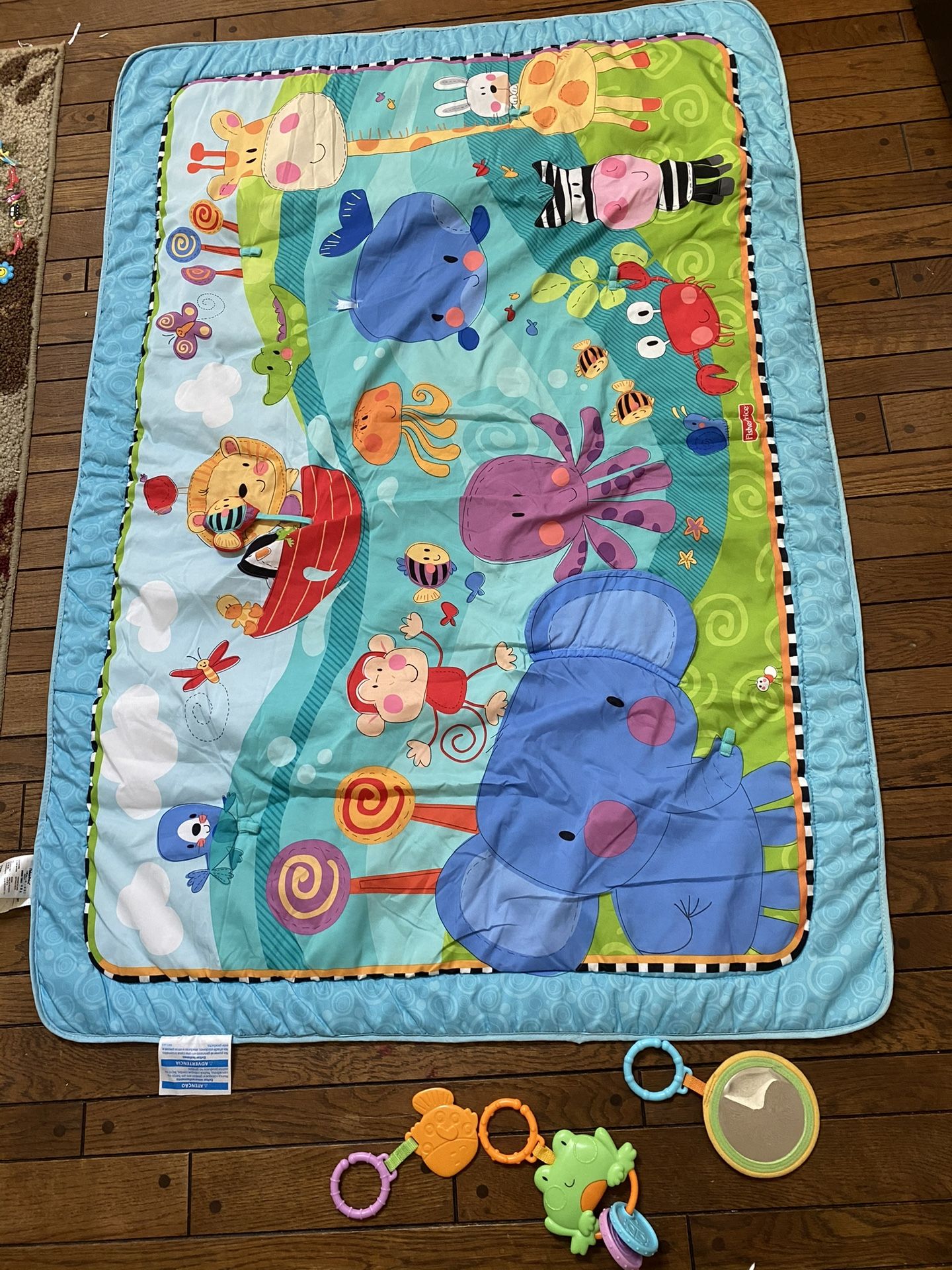 Large (58”x40”) FisherPrice baby Gym/play mat Like New