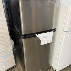 🚨 New GE - 11.6 Cu. Ft. Top-Freezer Refrigerator with ENERGY STAR Certification -  GPE12FSKSB