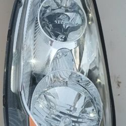 Light For Front Of A Toyota Van 2006