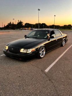 1999 Ford Crown Victoria