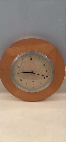 New working solid wood clock