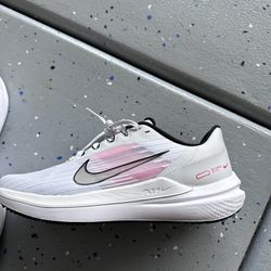 Nike Men’s Winflo 09 Size 9.5