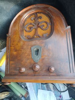 Vintage Radio. Gilfillan. Grundig.. Call 