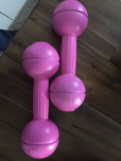 Weights 2.5 lbs