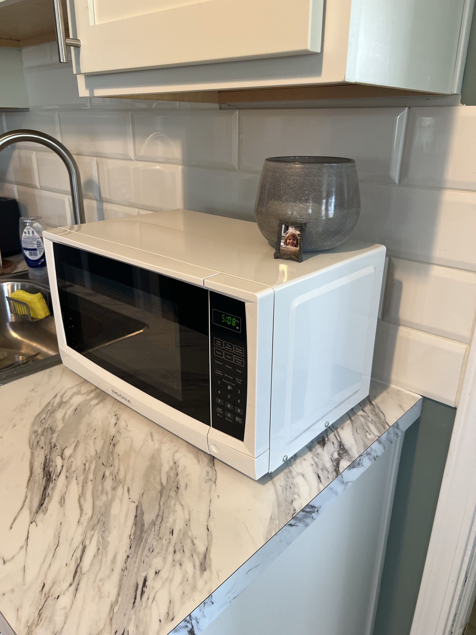 Insignia 0.7 Cu Ft Microwave. Works Great Just No Longer In Need