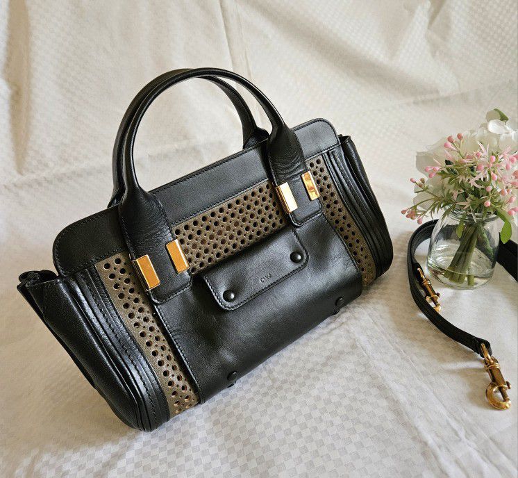 VNDS Chloe Black Leather Gold Medium Size Hand Shoulder Bag (MADE IN ITALY)
