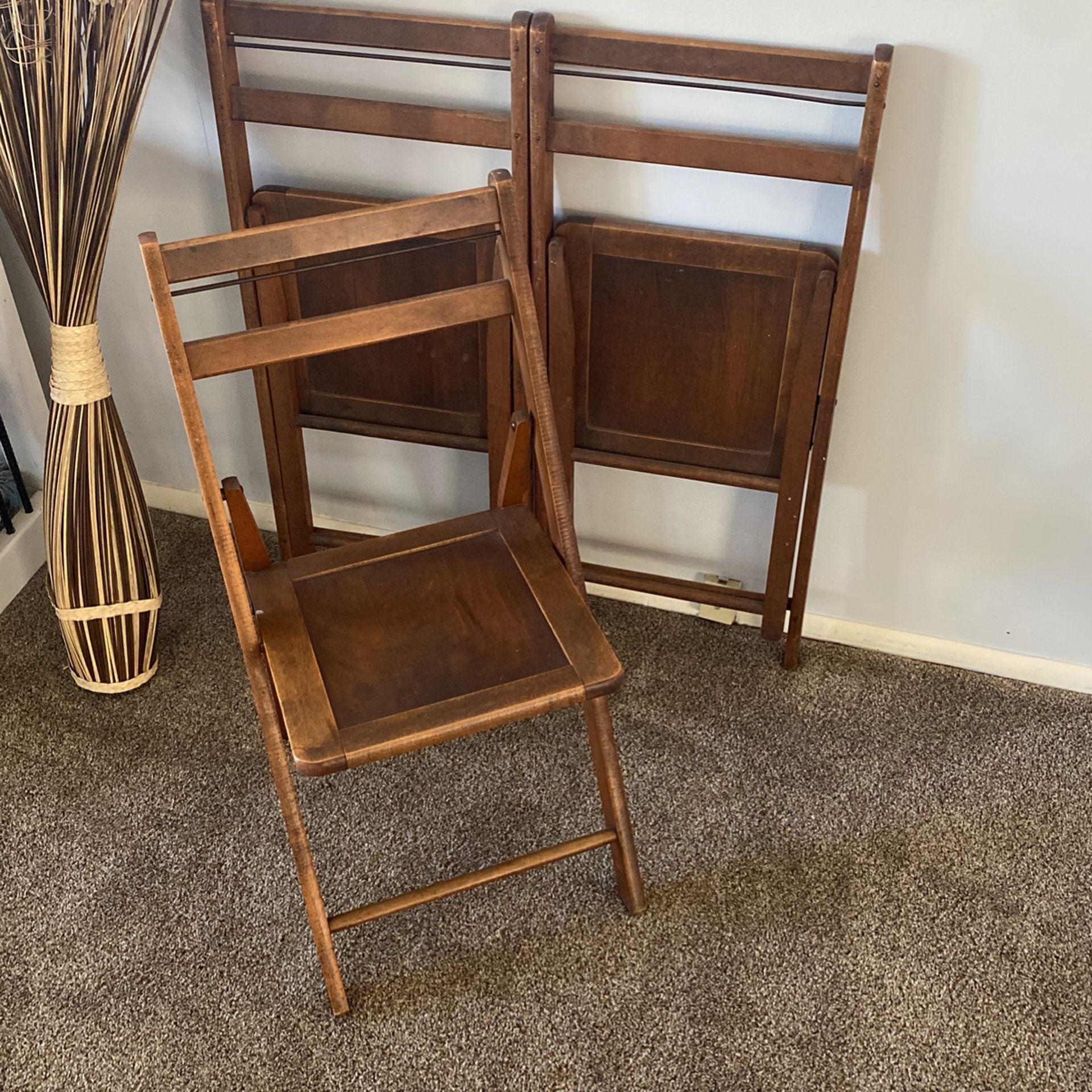 3 Vintage Wood Folding Chairs All Work Good And Are In Good Shape Just Old