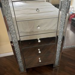 Mirrored Dresser And Nightstand Set