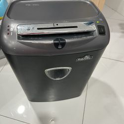 Fellowes PS-10Cs Cross Cut Shredder, 10 Sheets Capacity, 7 Gallons Basket Capacity, 9" Paper Entry Width