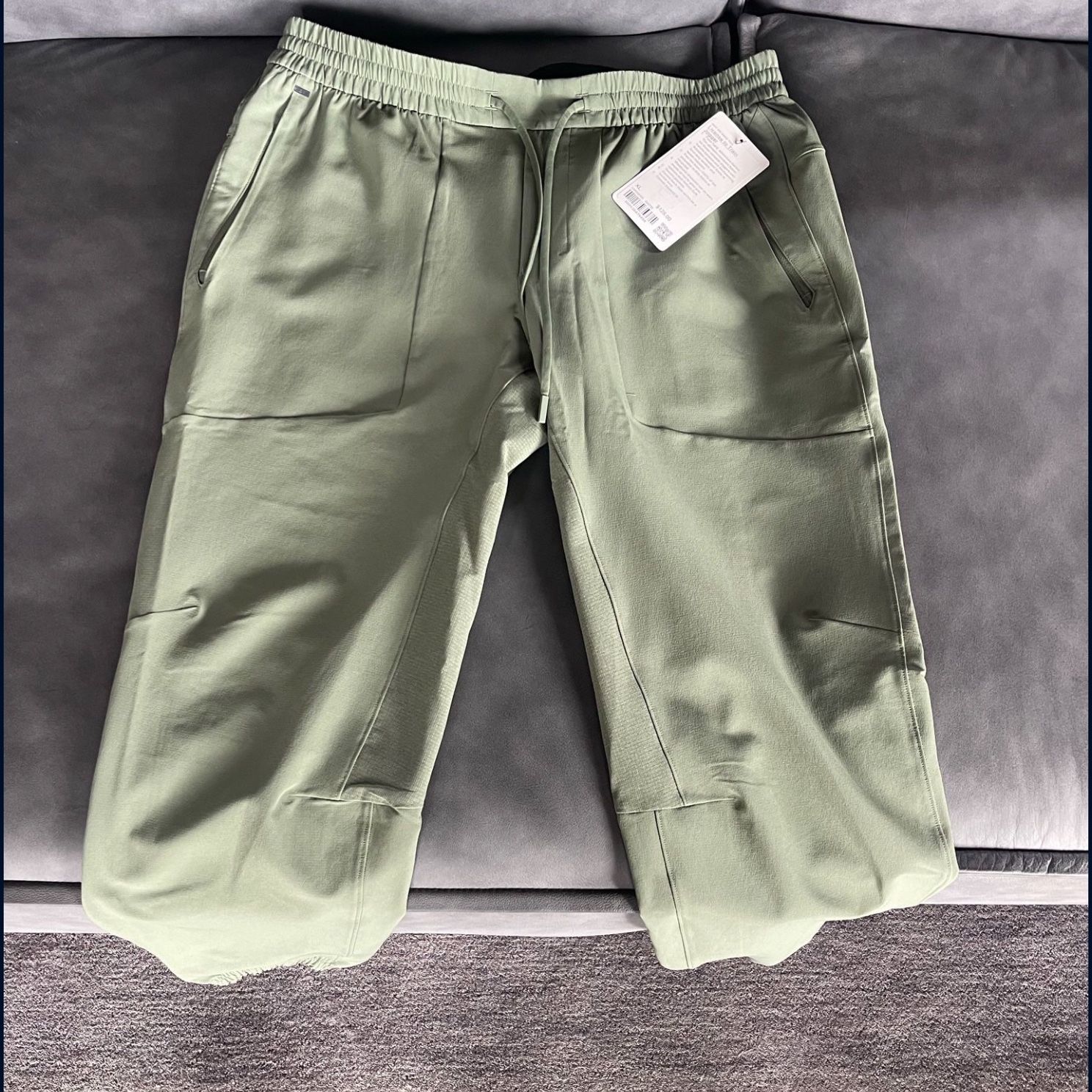 NEW Lululemon License To Train Joggers Pants Size XL Green Twill Color 