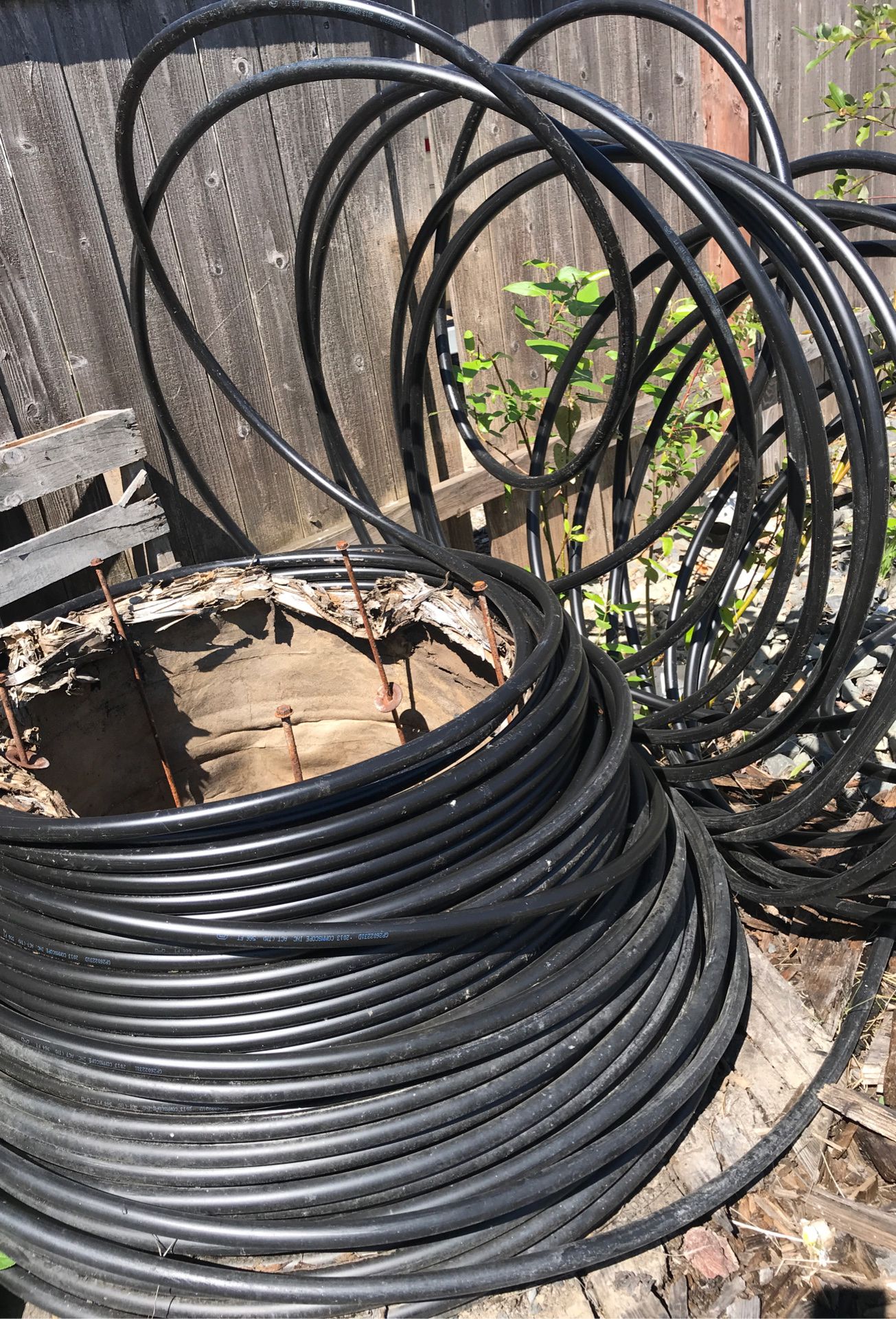 Free Postes,pipes , cables in Everett