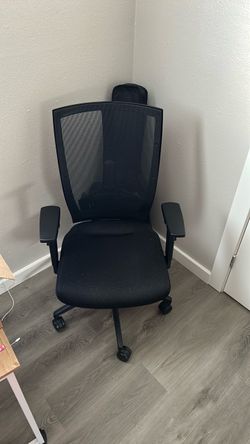 Black Mesh High-Back Office Chair